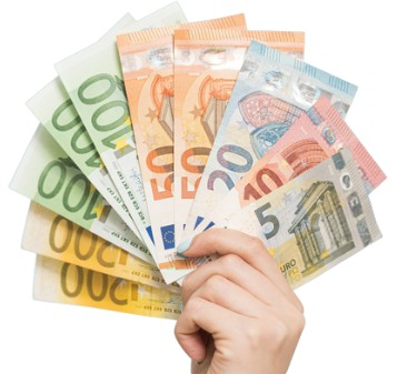 Blog - Bild Hand mit Geldscheinen - www.simply-good-coaching.de/Newsletter